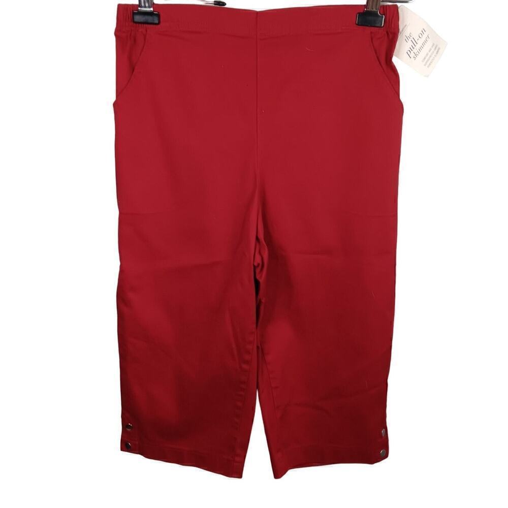 NWT Croft & Barrow Skimmer Mid Rise Flat Front Red Capris Size M